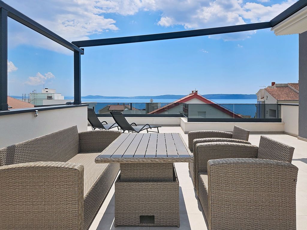 Sunny Terrace II