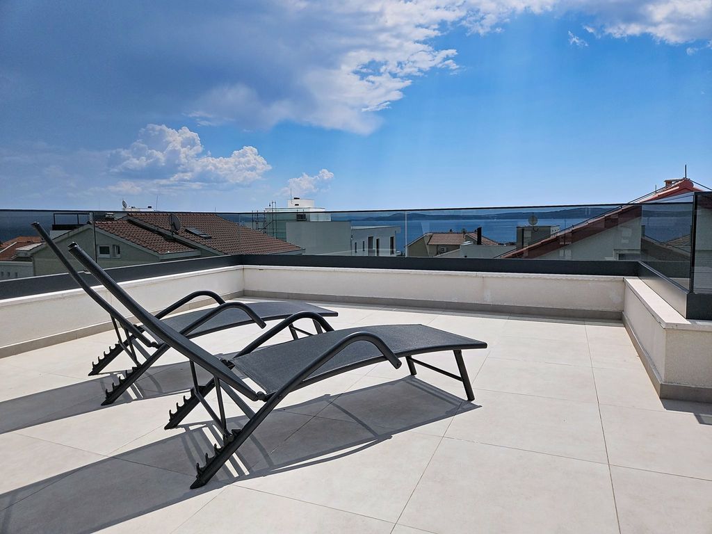 Sunny Terrace II