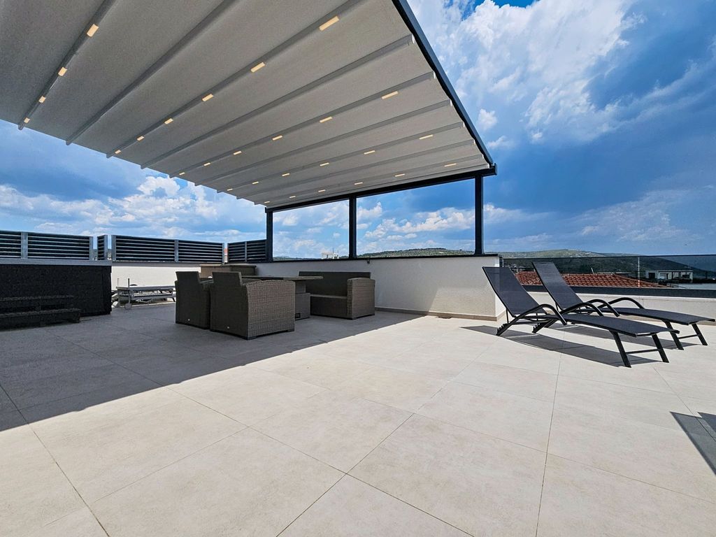 Sunny Terrace II