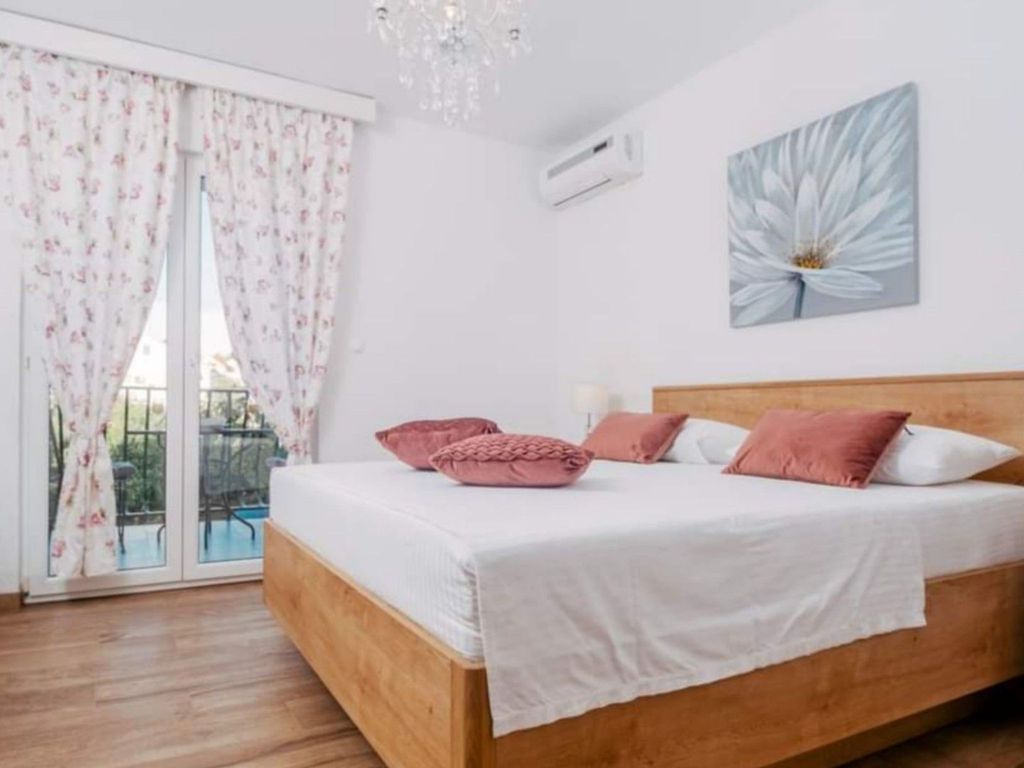 "Esthera 1" mit Balkon