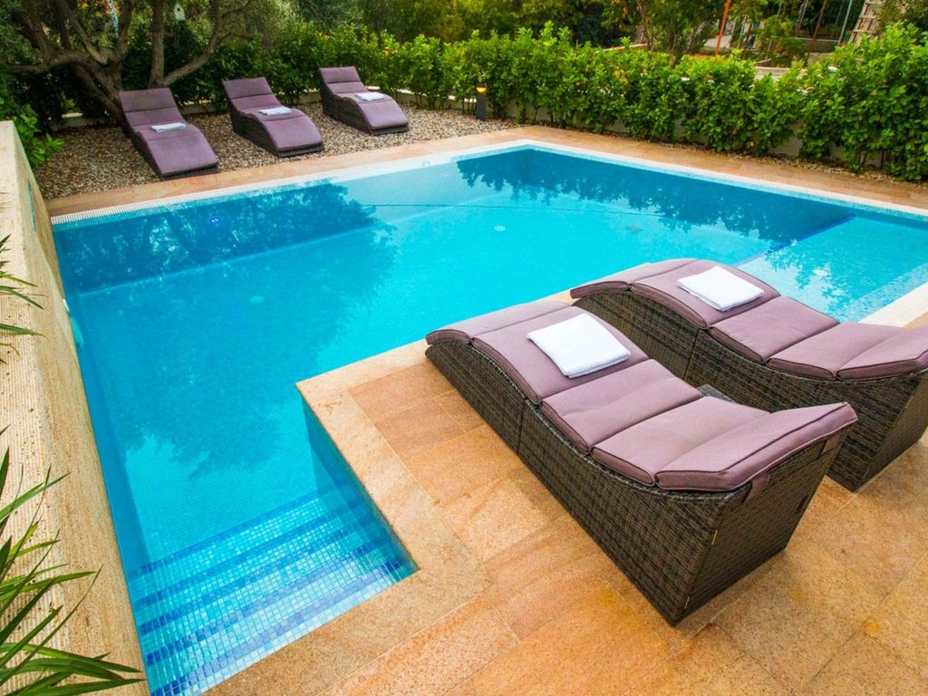 Villa Nia für 12 Personen mit privatem beheiztem Pool