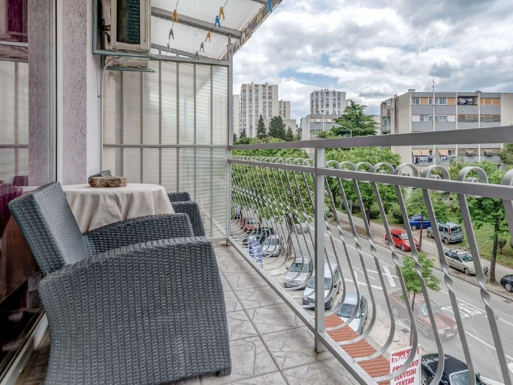 Nette Wohnung in Split mit Terrasse, Gregor von Nin-Nähe