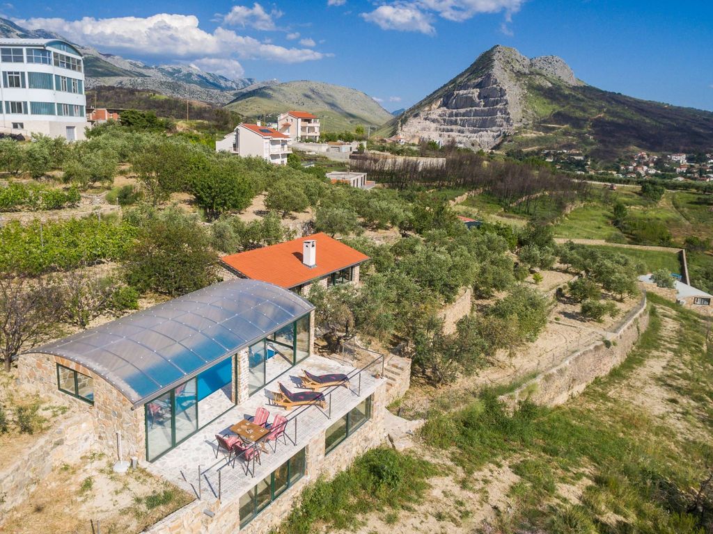 Ferienvilla Kalista mit Pool und tollem Ausblick
