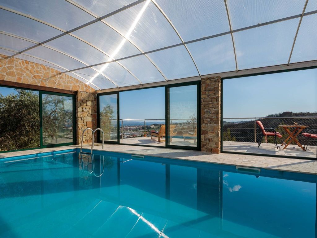 Ferienvilla Kalista mit Pool und tollem Ausblick