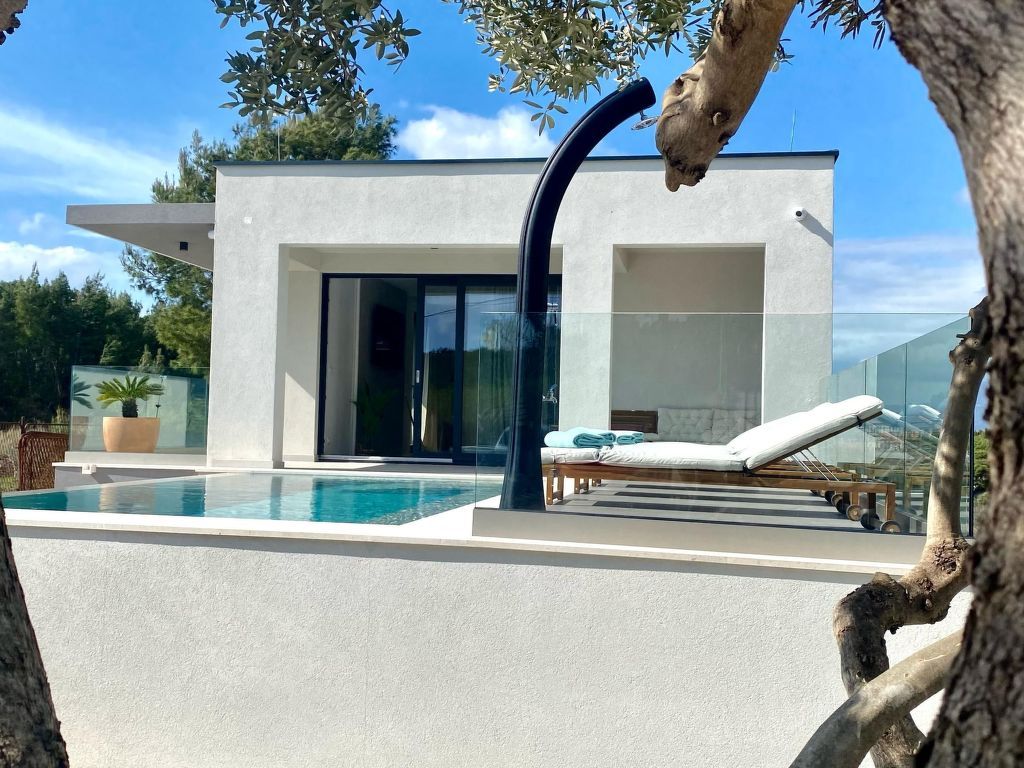 Villa mit beheiztem Infinity-Pool und Massagedüsen