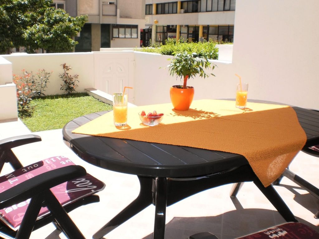 Moderne Ferienwohnung in Omiš mit Terrasse und G