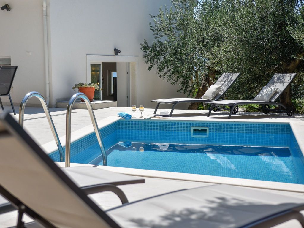 3 Schlafzimmer Villa mit beheiztem Pool und Meer