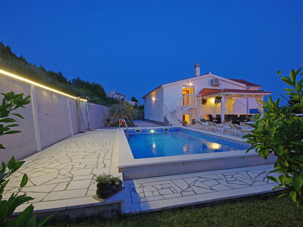 Villa Martina Matea große Villa mit beheiztem Pool