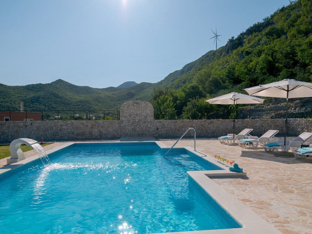 Villa Elin mit großem, privatem Pool in Seoca