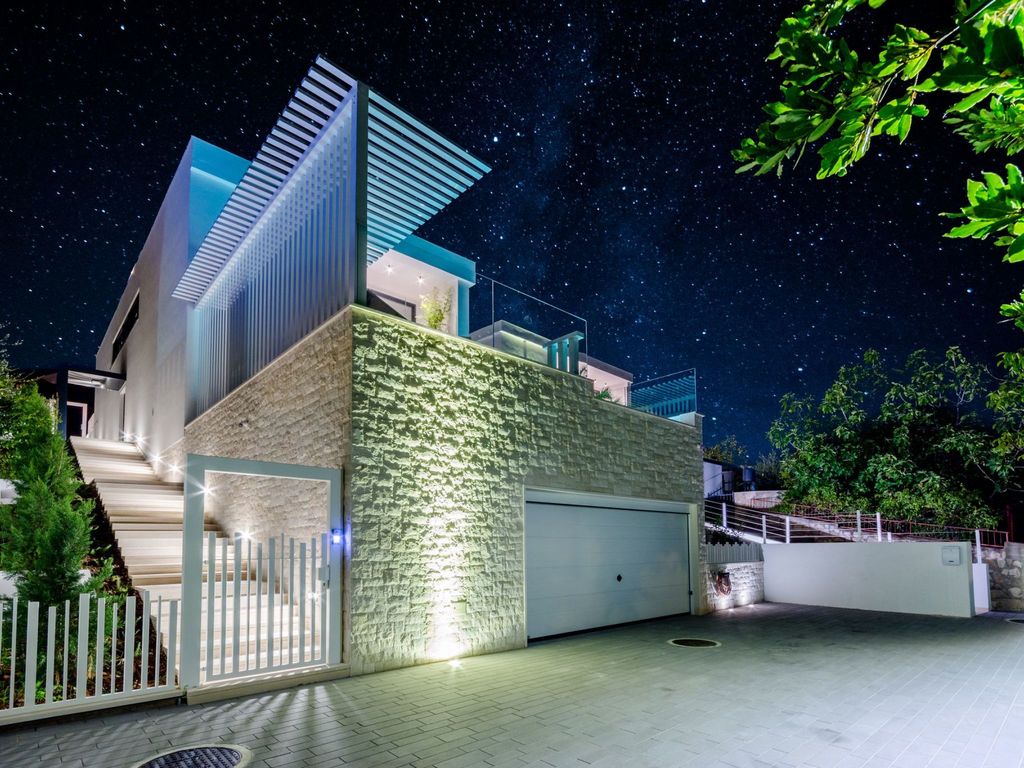 Wunderschönes Ferienhaus in Sutivan mit Privatem Pool