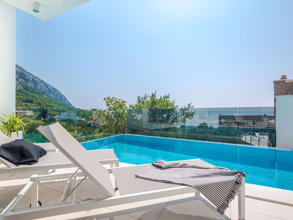 Schöne Villa Zvizdan mit Infinity-Pool