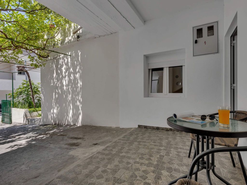 Wohnung Sunny Garden bei Ana A1