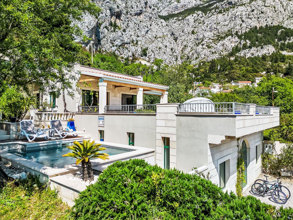 "Villa Rita" mit Blick auf das Wasser
