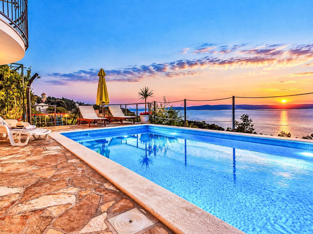 Renoviertes Ferienhaus in Tučepi mit Privatem Pool