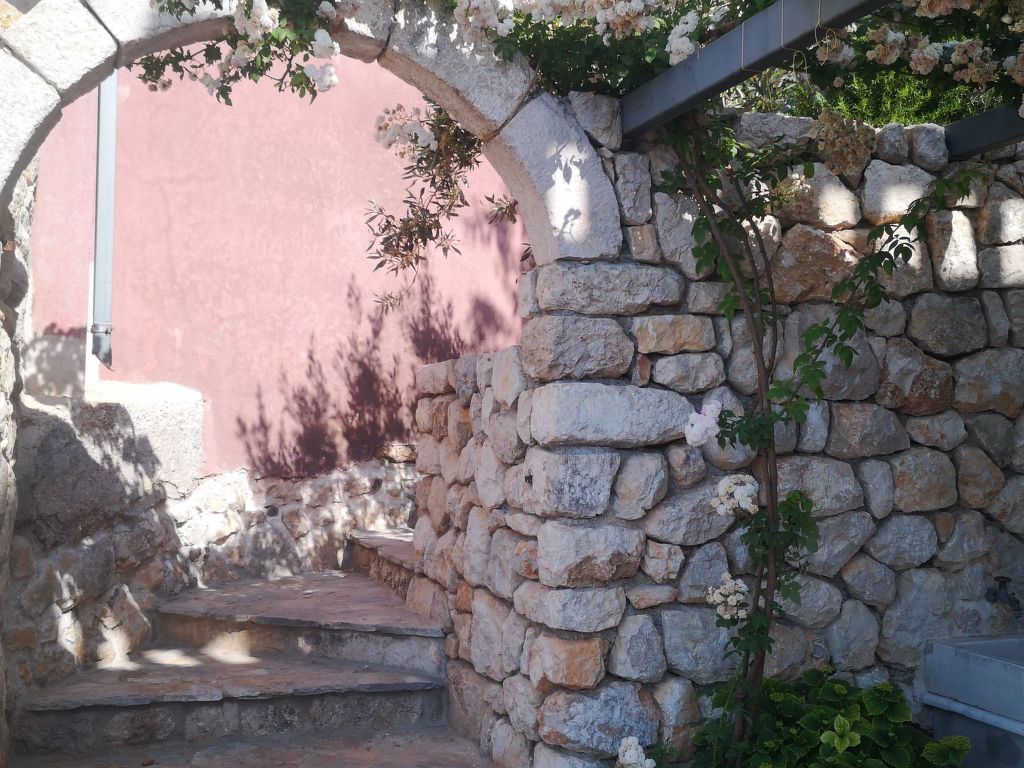 Schönes Steinhaus Villa Toni mit Pool