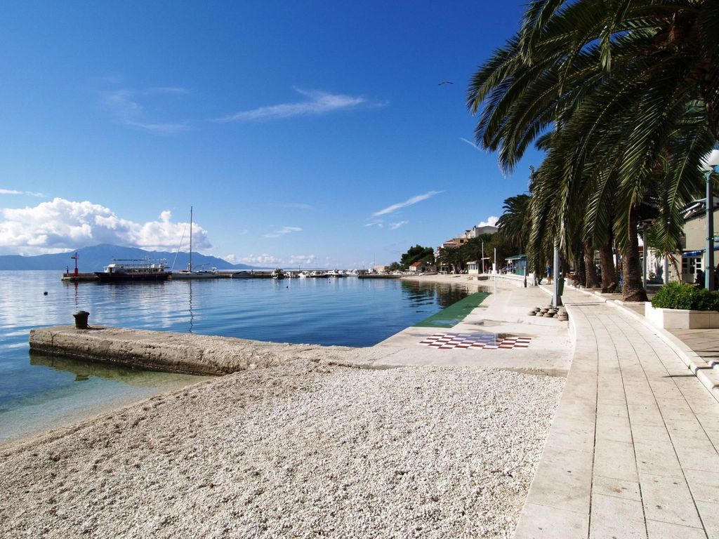 Gesamte Wohnung in Gradac mit Möbliertem Balkon