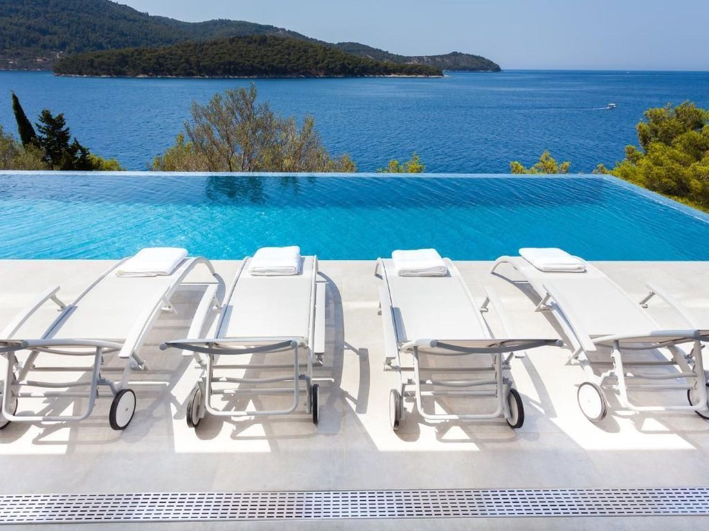 Villa Style and Sea