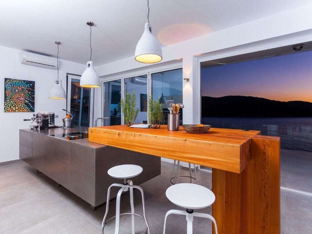 Villa Style and Sea