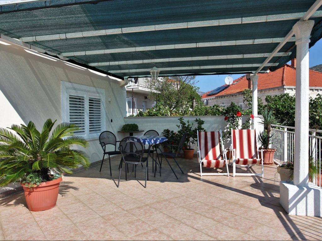 Appartement Lidija mit Terrasse und Meerblick