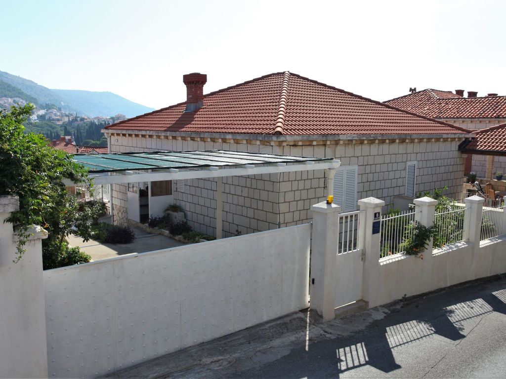 Appartement Lidija mit Terrasse und Meerblick