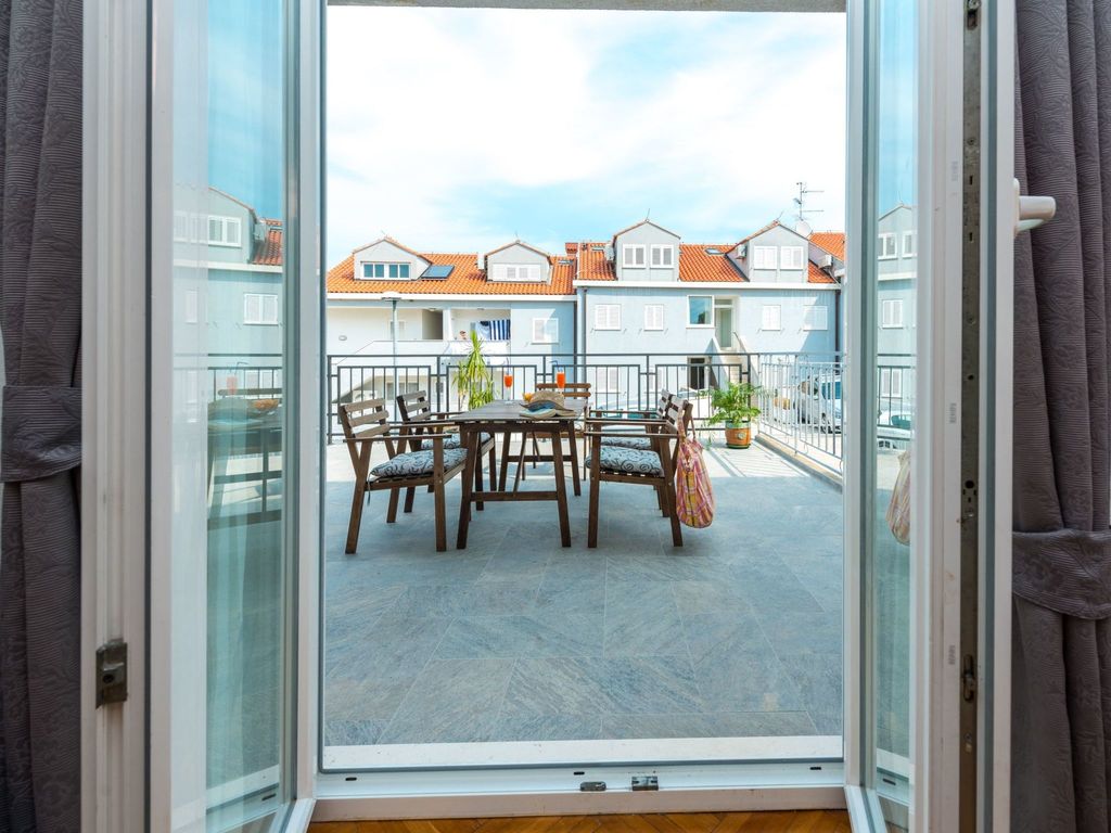 Wohnung in Dubrovnik mit Grill und Terrasse