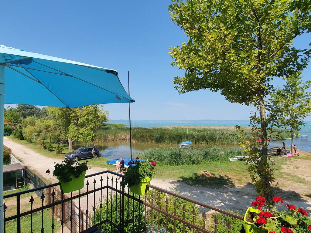 mit Balkon für vier Personen