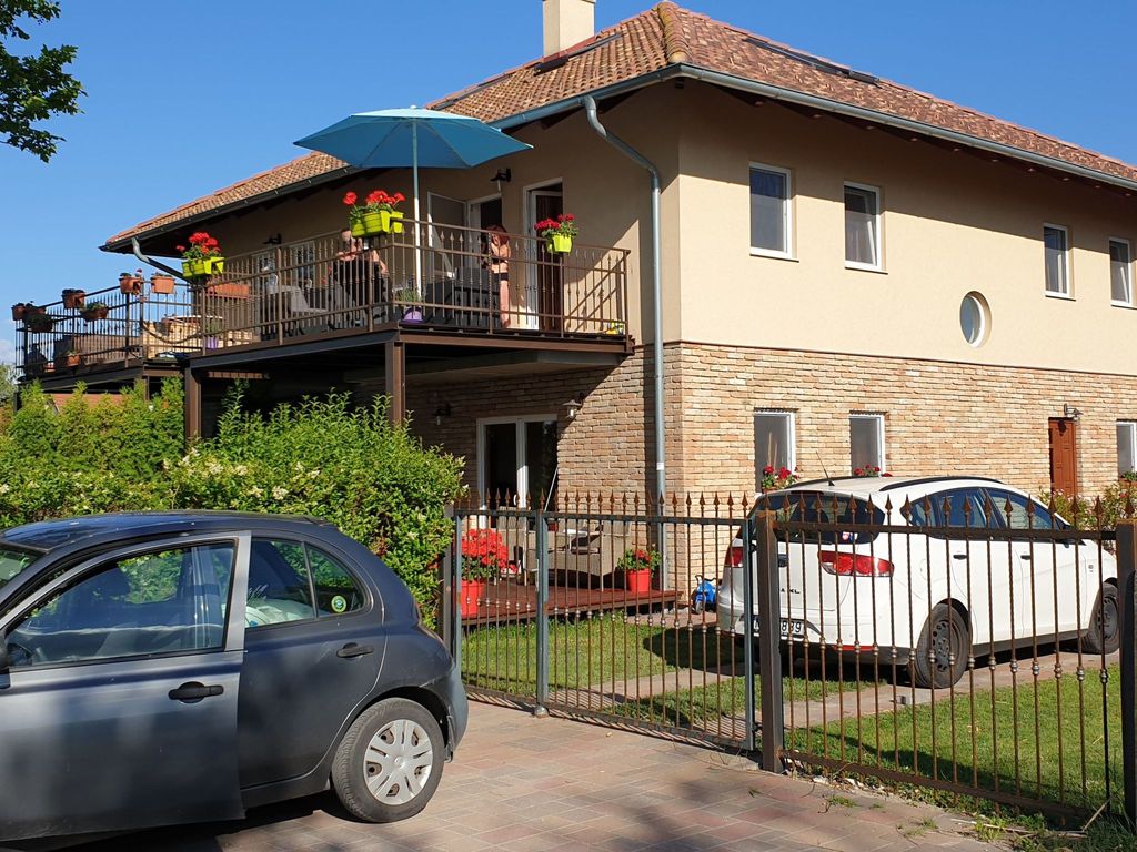 Erdgeschosswohnung mit Terrasse für sechs Personen