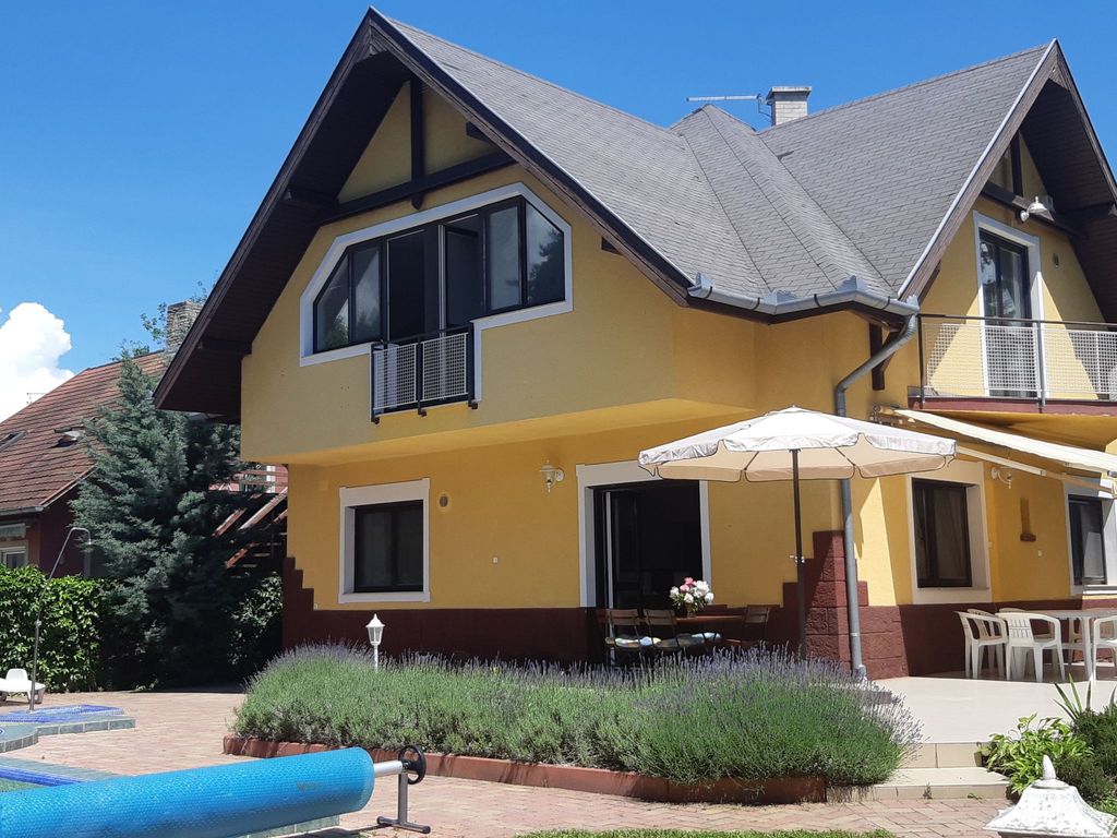 Große Ferienwohnung Hannabella mit Schwimmbad