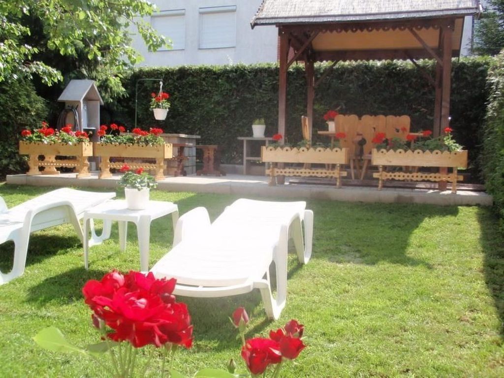 Wohnung mit Terrasse, Grill und Garten