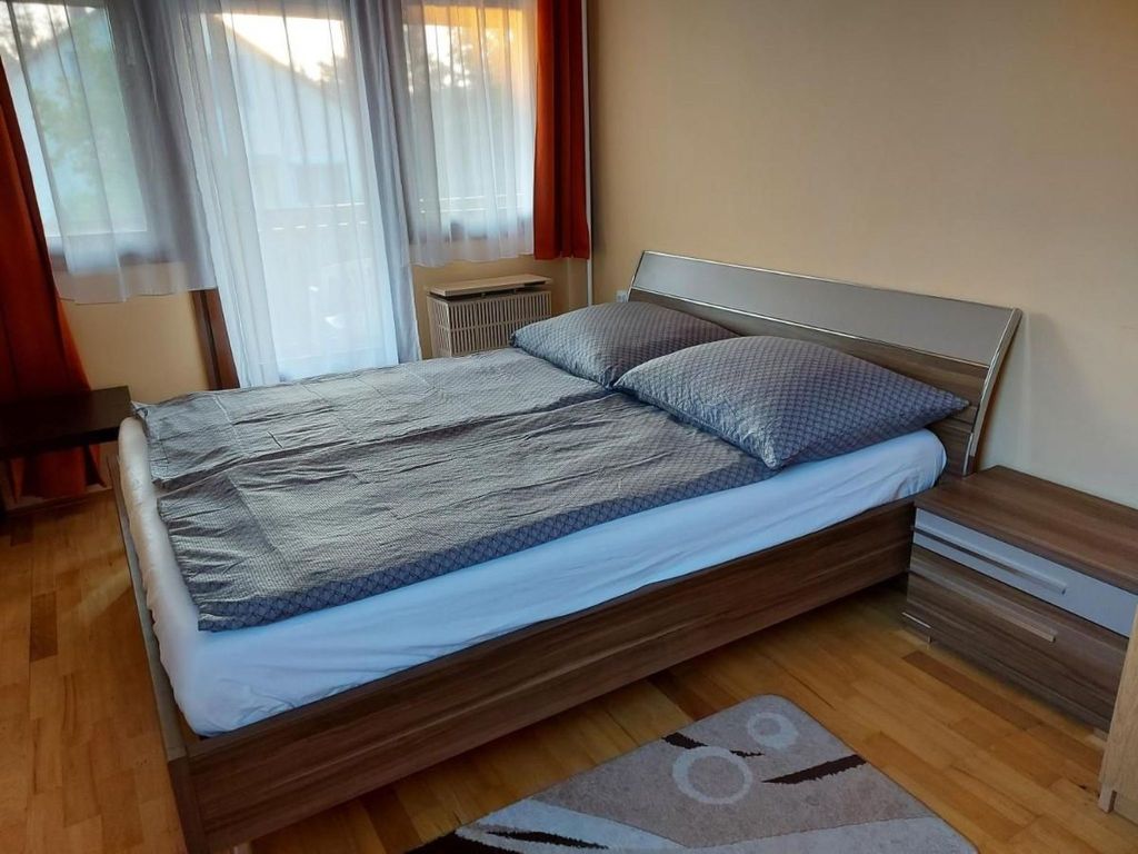 Schön eingerichtetes Appartement für 10 Personen