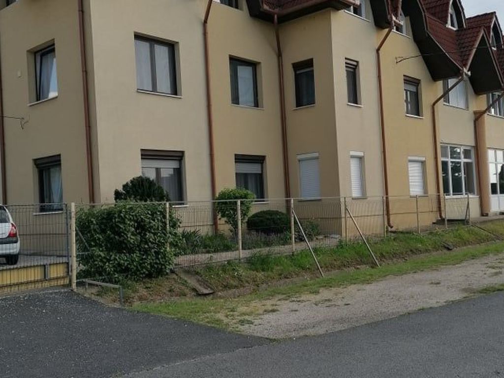 in Balatonlelle mit Garten