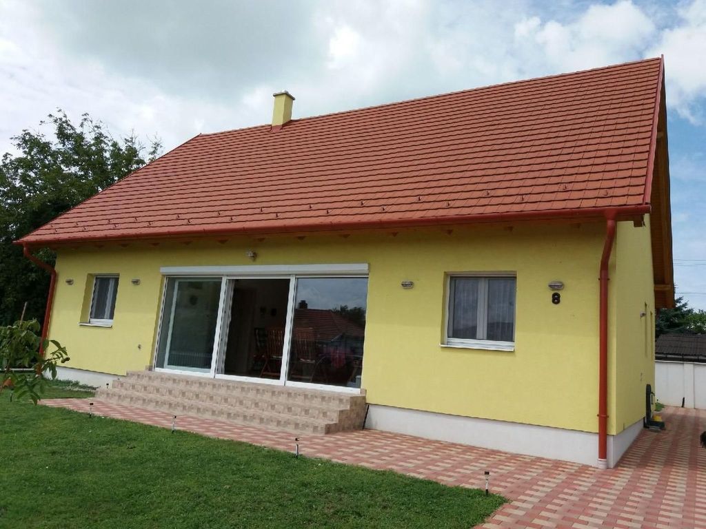 in Fonyód mit Terrasse und Grill