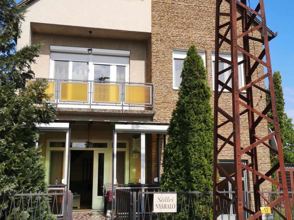 Schönes Ferienhaus in Fonyód mit Grill und Garten