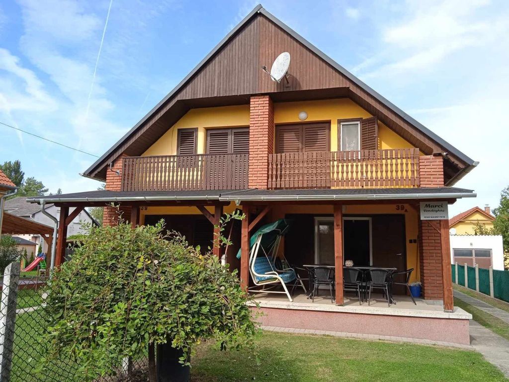 Zwillingsferienhaus mit Pool