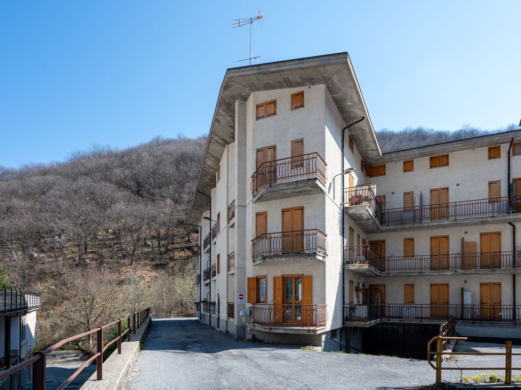 Ai piedi del Monte