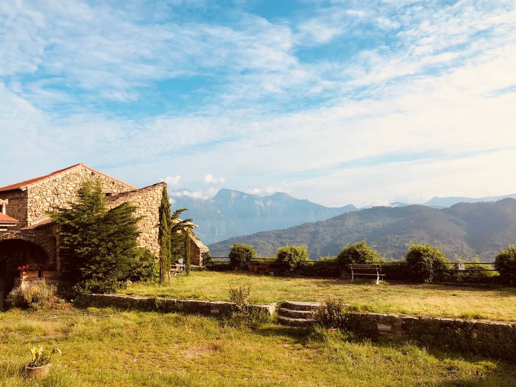 für 4 Personen ca. 110 m&sup2; in Bajardo, Norditalien (Ligurien)