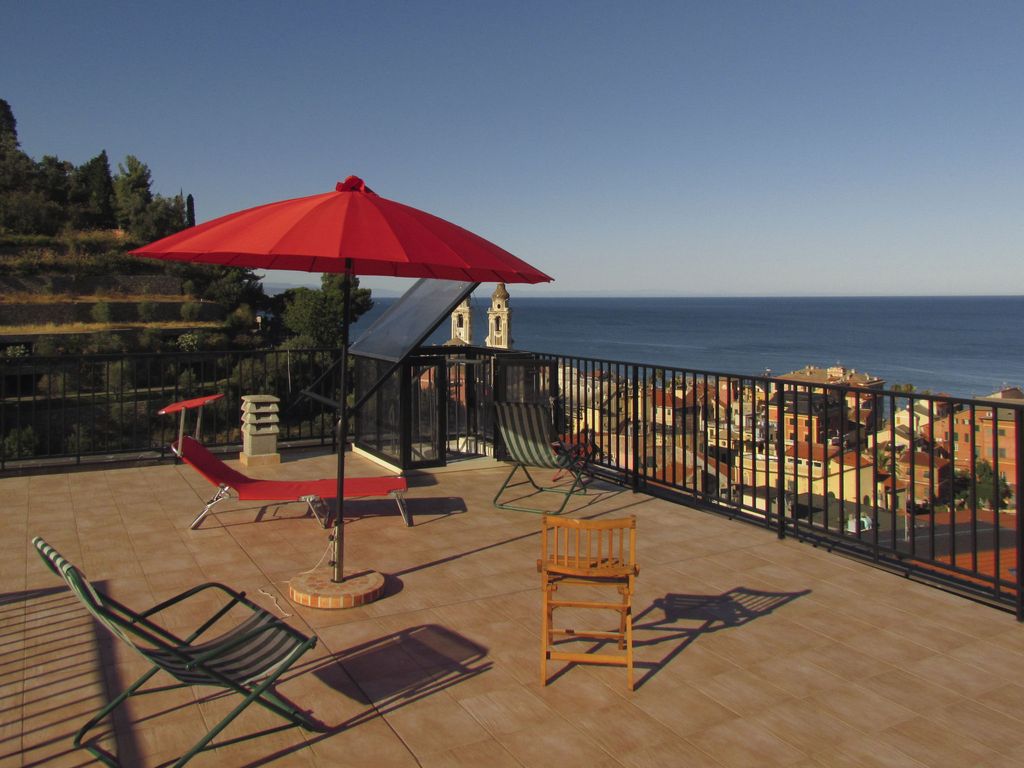 Garden an Seaview