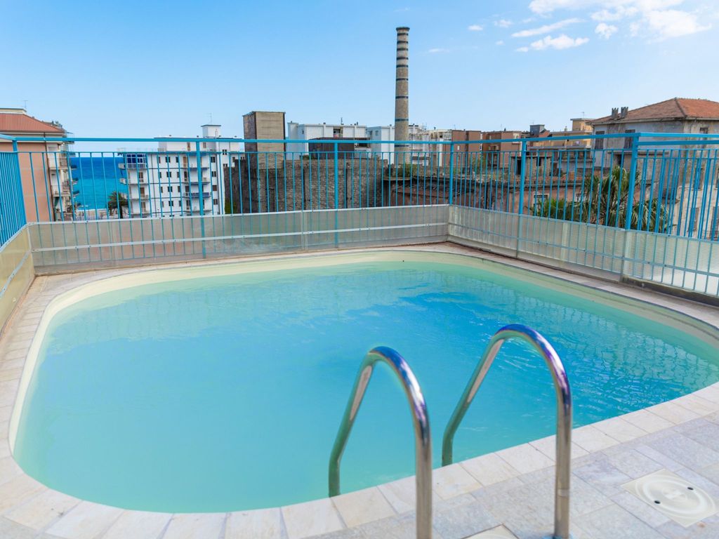 "Sirio" mit Gemeinschaftspool und 200 m vom Meer