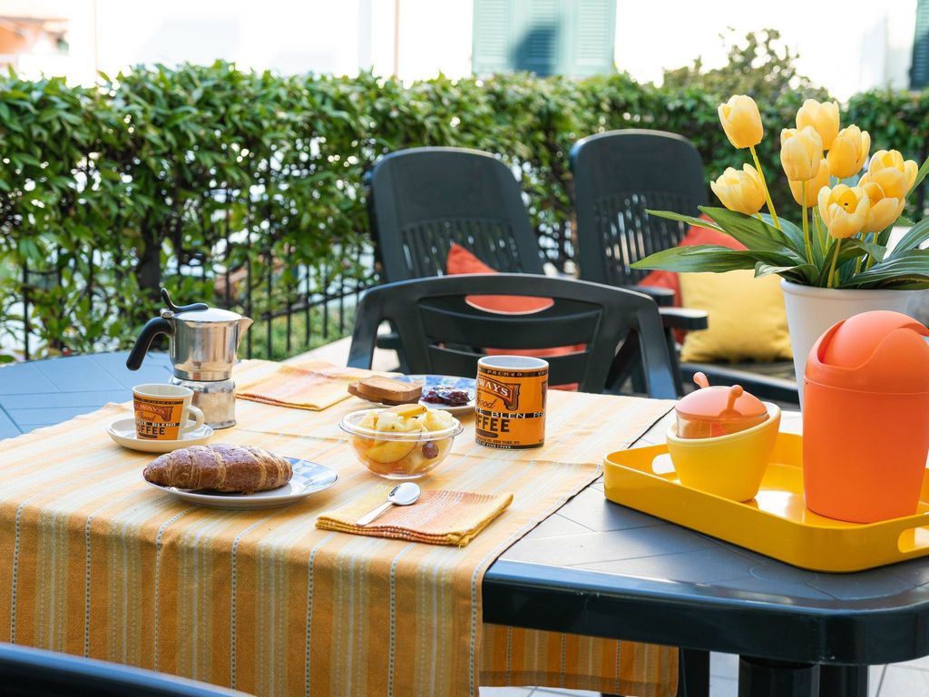 Wohnung Borghetto Santo Spirito mit Terrasse