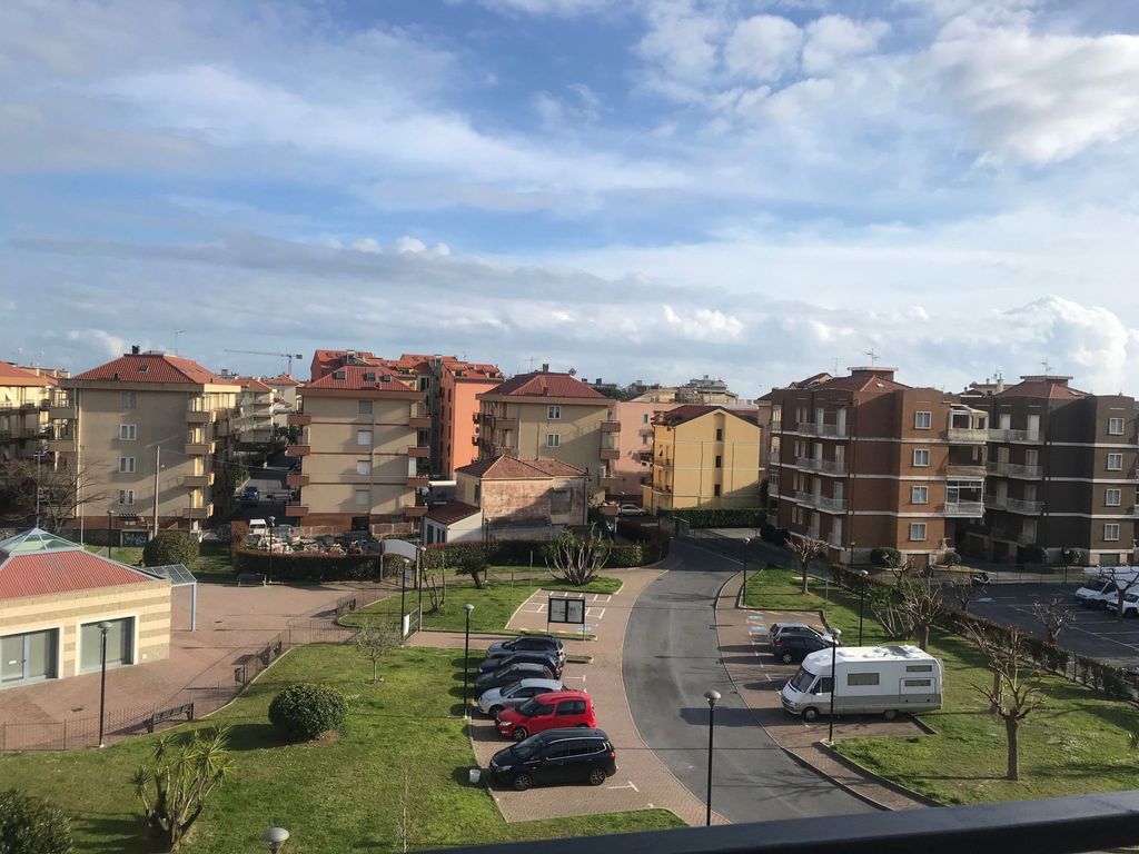 'White' mit Balkon