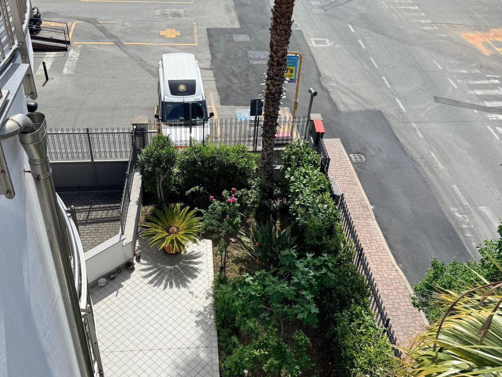 Blumare con giardino e garage,a 50m dalla spiaggia