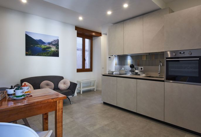 Cris House .1