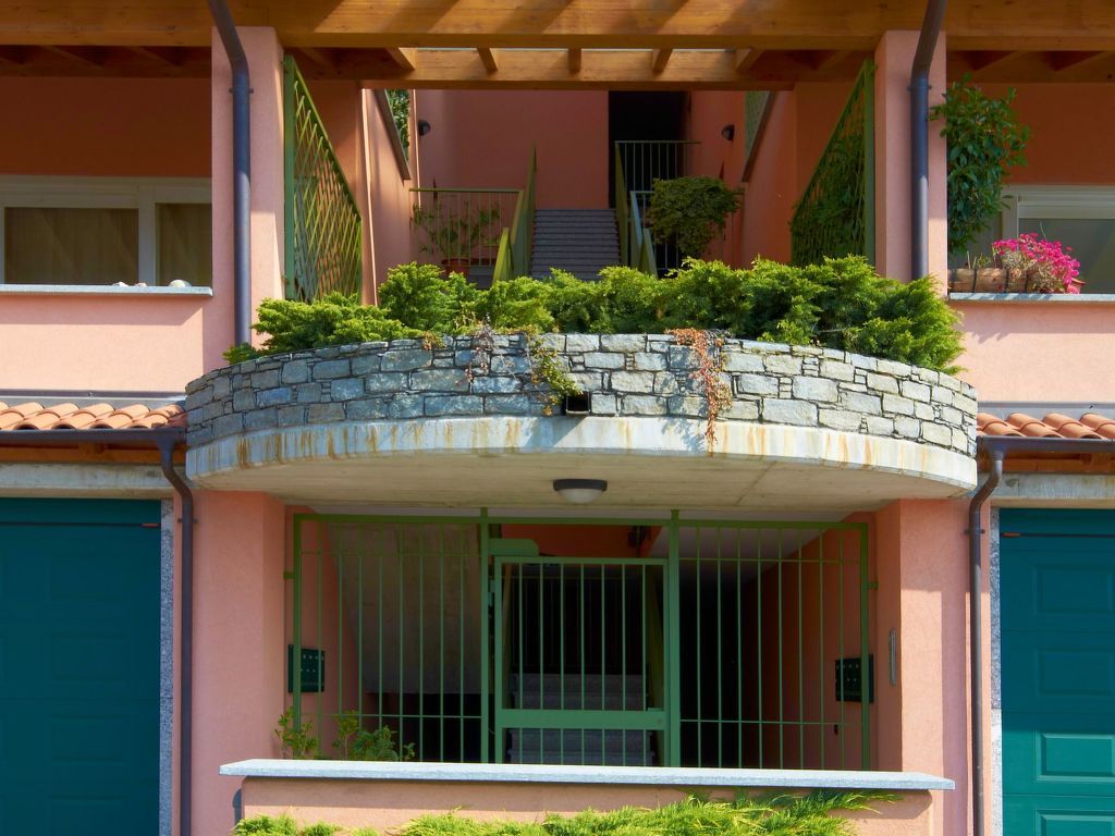 Türkisfarbenes Haus mit fantastischer Aussicht