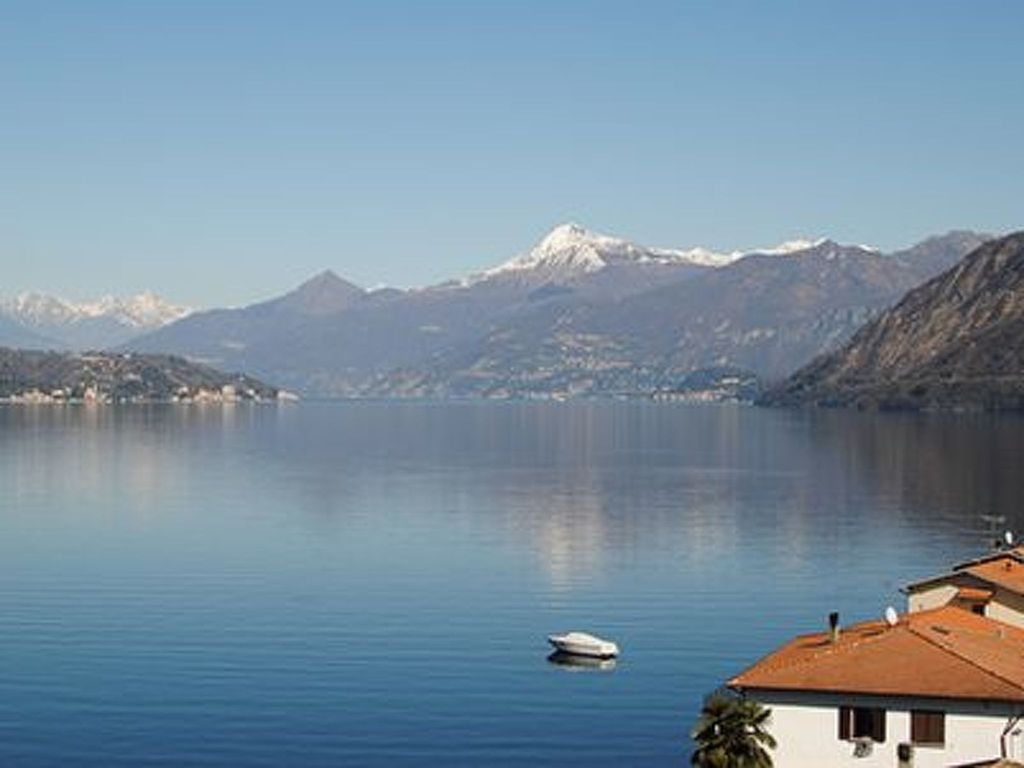 mit Blick auf den Comer See