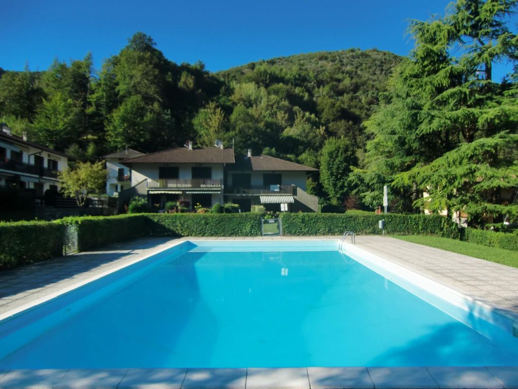 Wohnung mit Pool in der Nähe des Sees