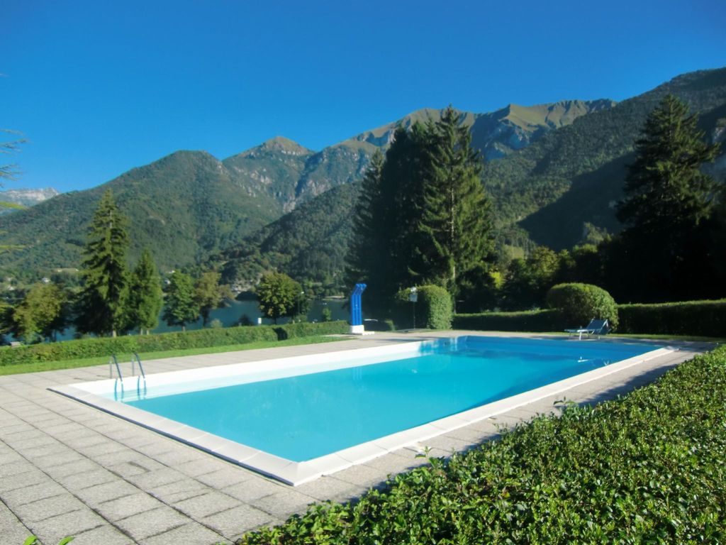 Wohnung mit Pool in der Nähe des Sees