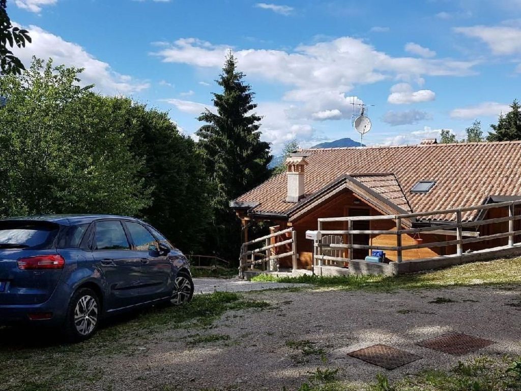 Berghütte mit Wasserblick