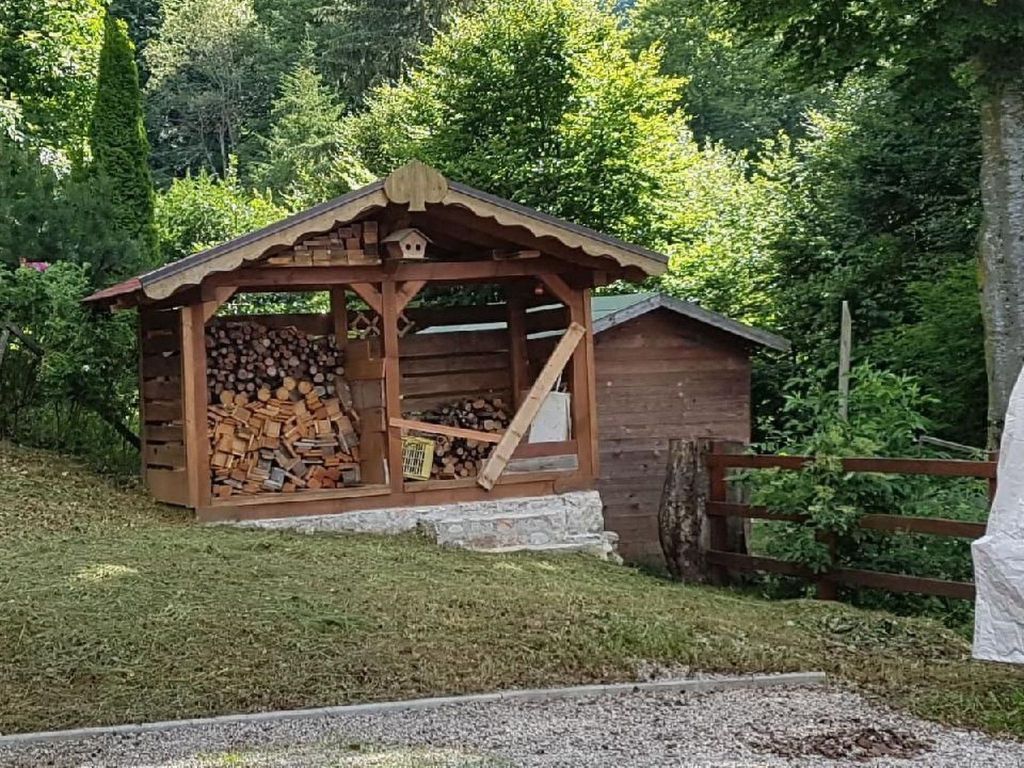 Berghütte mit Wasserblick