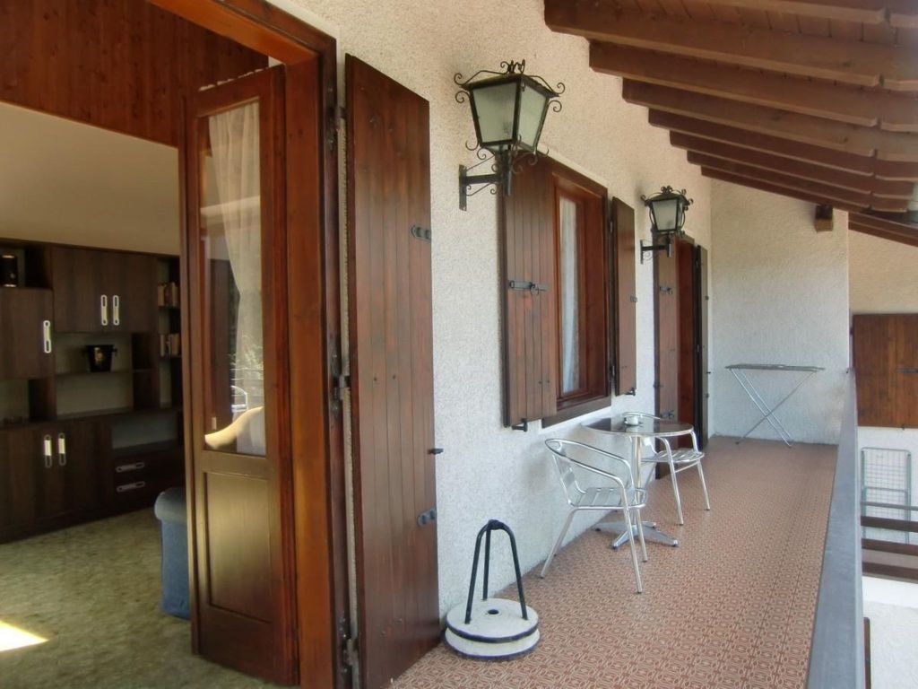 Wohnung im ersten Stock mit schönem Seeblick