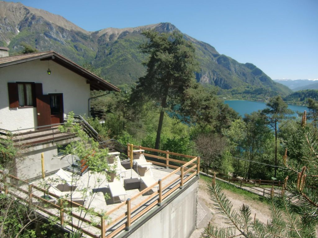 Wohnung im ersten Stock mit schönem Seeblick
